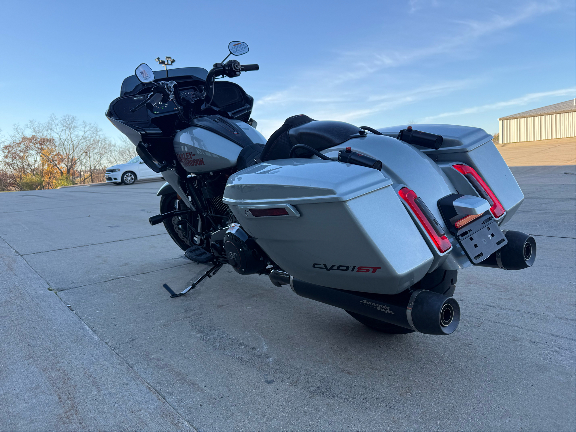 2025 Harley-Davidson CVO™ Road Glide® ST in Dubuque, Iowa - Photo 4