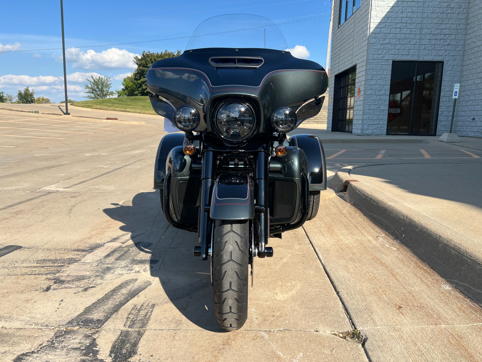 2025 Harley-Davidson Tri Glide® Ultra in Dubuque, Iowa - Photo 7