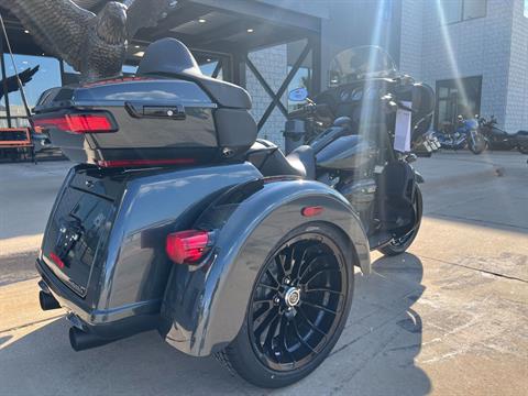 2025 Harley-Davidson Tri Glide® Ultra in Dubuque, Iowa - Photo 2