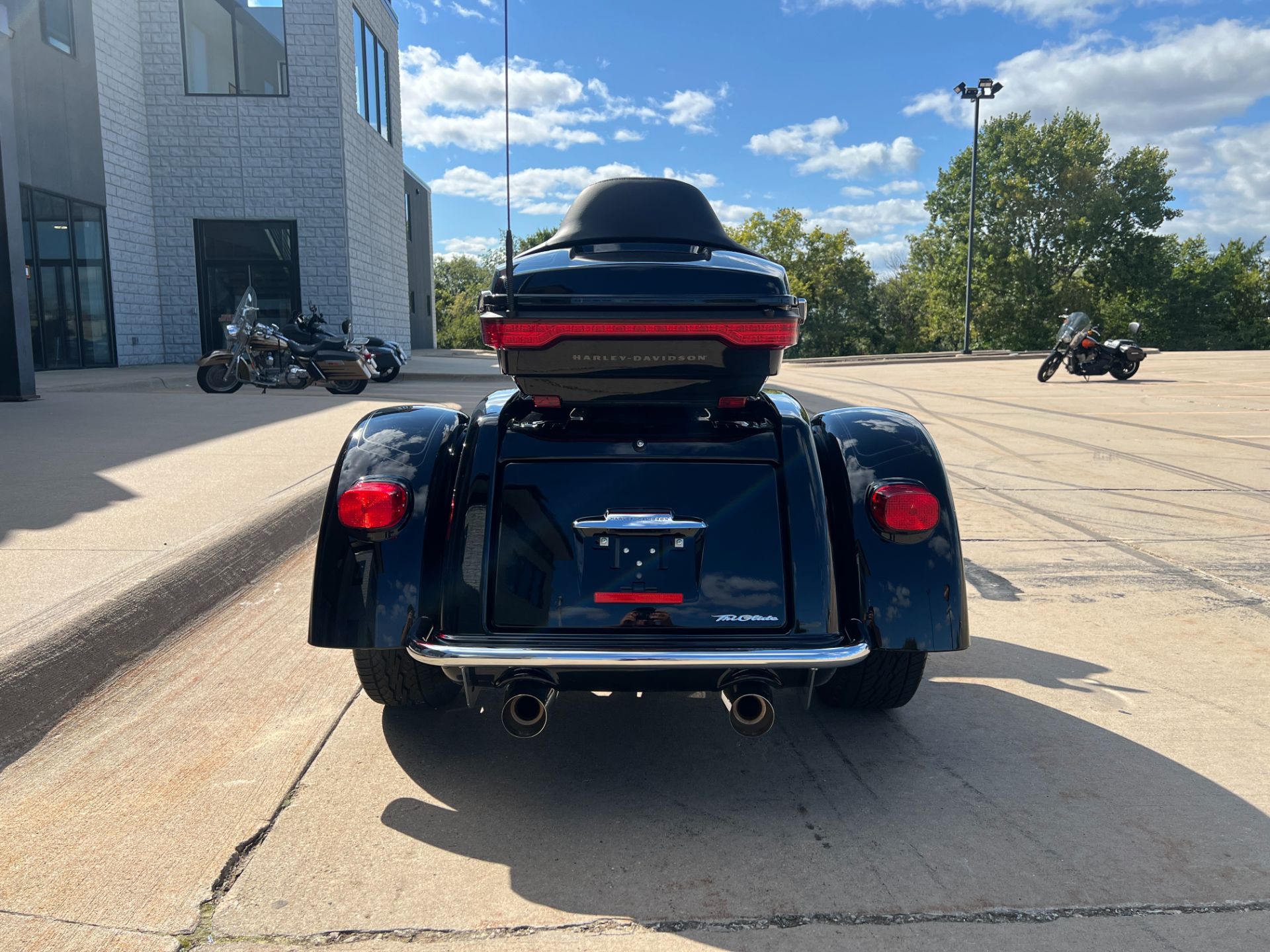 2022 Harley-Davidson Tri Glide® Ultra in Dubuque, Iowa - Photo 3