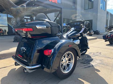 2022 Harley-Davidson Tri Glide® Ultra in Dubuque, Iowa - Photo 2