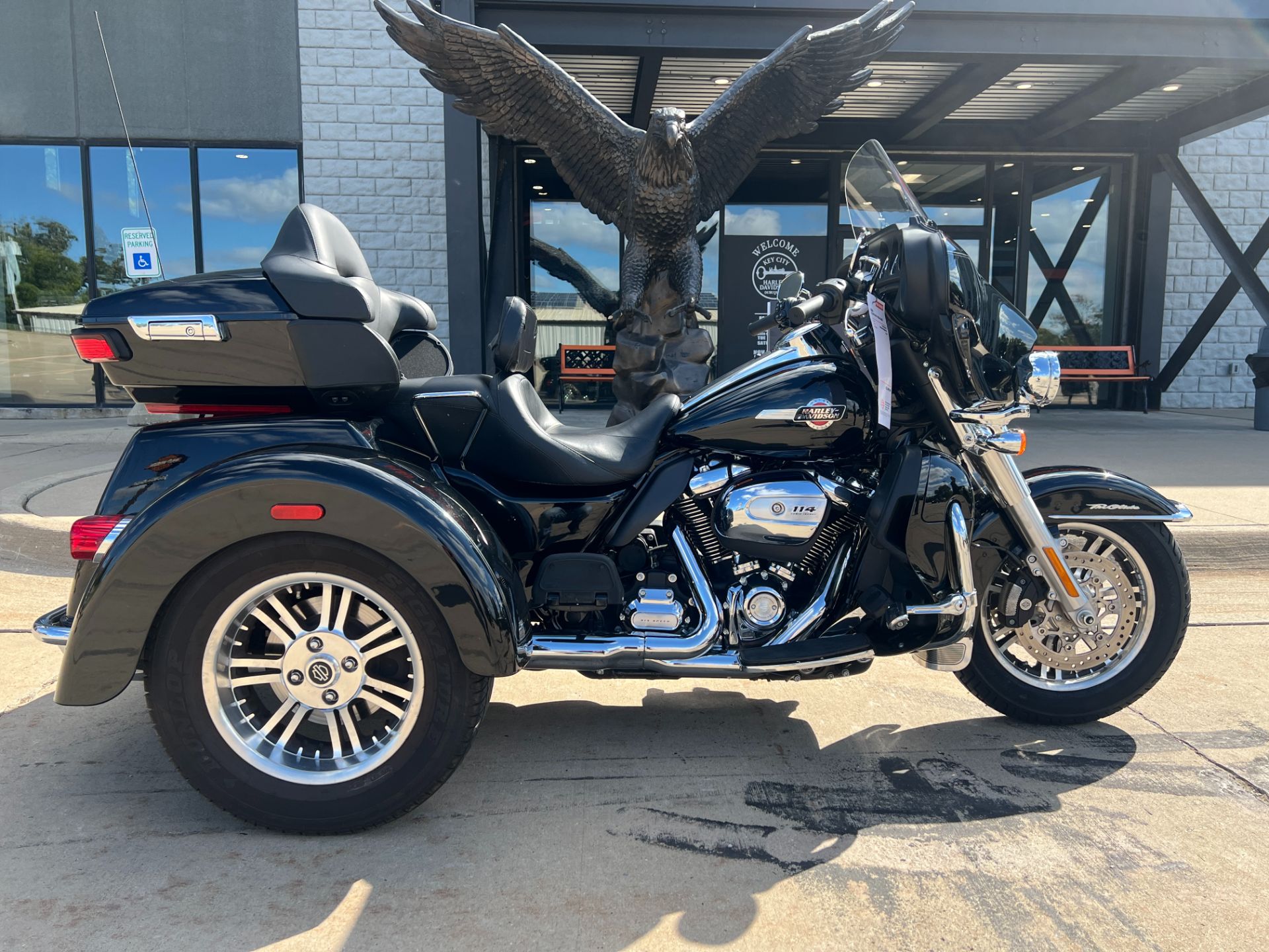 2022 Harley-Davidson Tri Glide® Ultra in Dubuque, Iowa - Photo 1