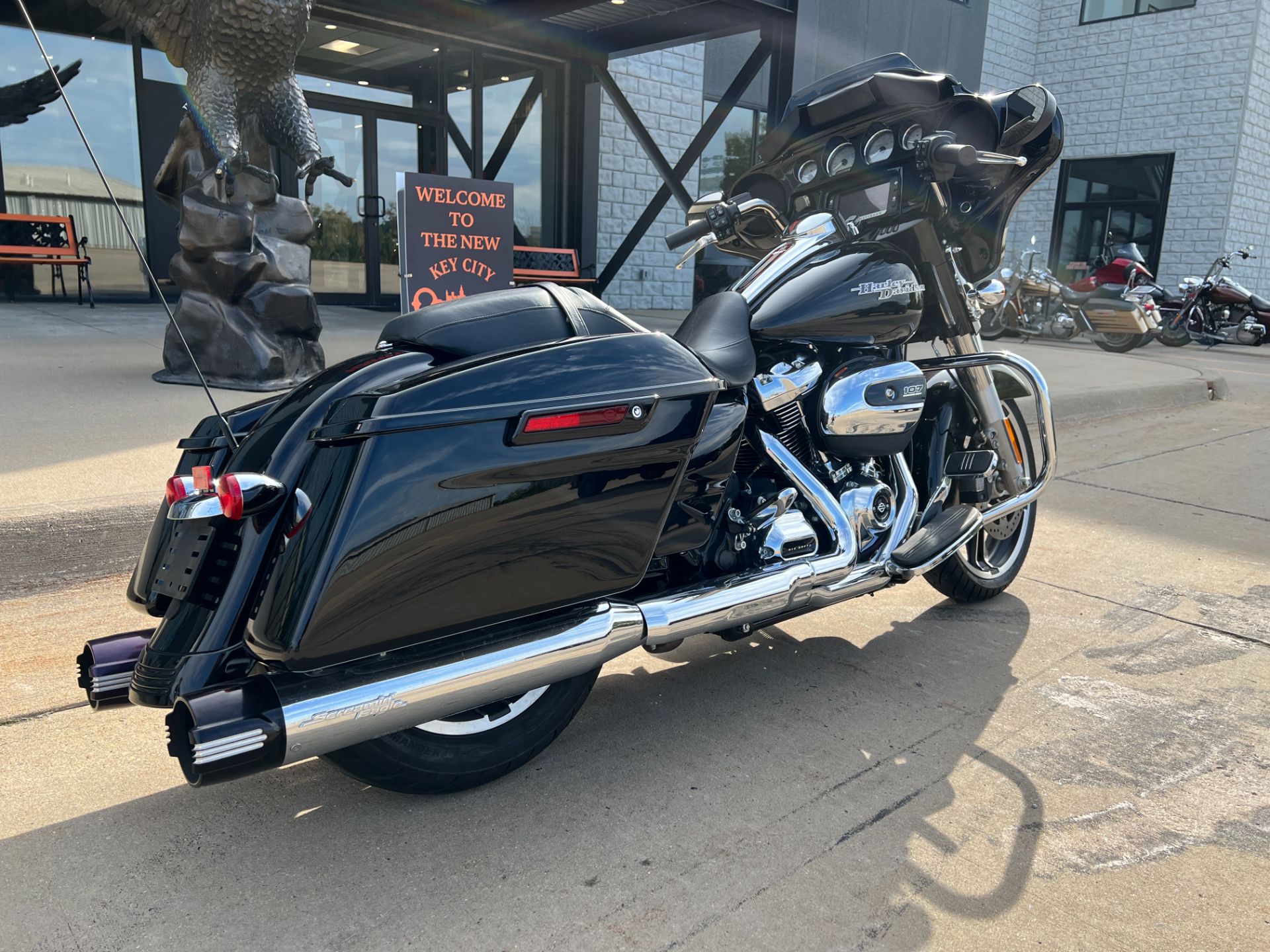 2017 Harley-Davidson Street Glide® Special in Dubuque, Iowa - Photo 2