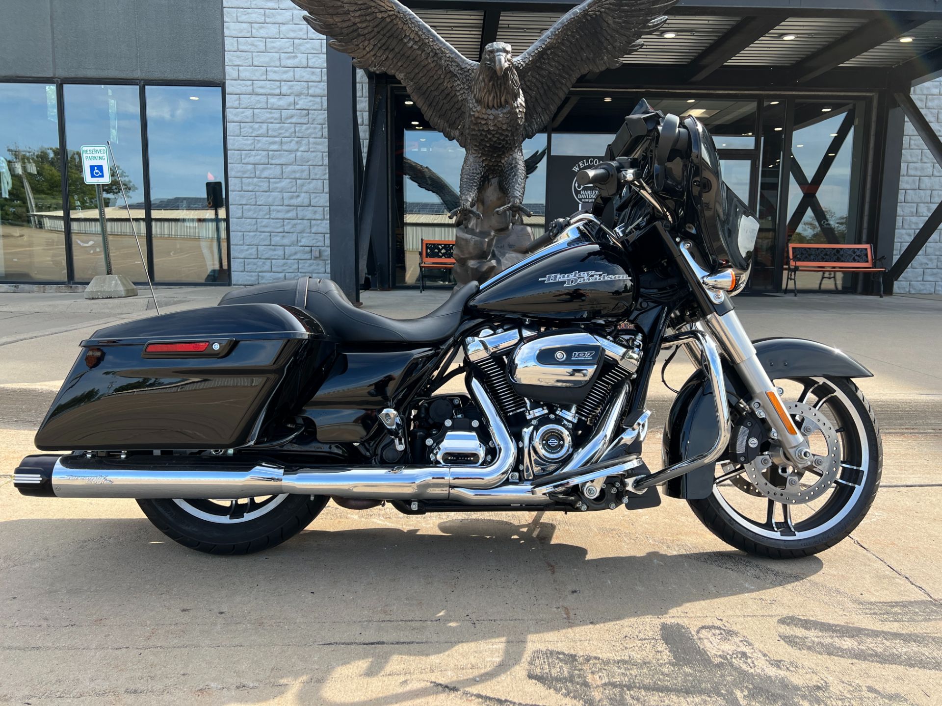 2017 Harley-Davidson Street Glide® Special in Dubuque, Iowa - Photo 1