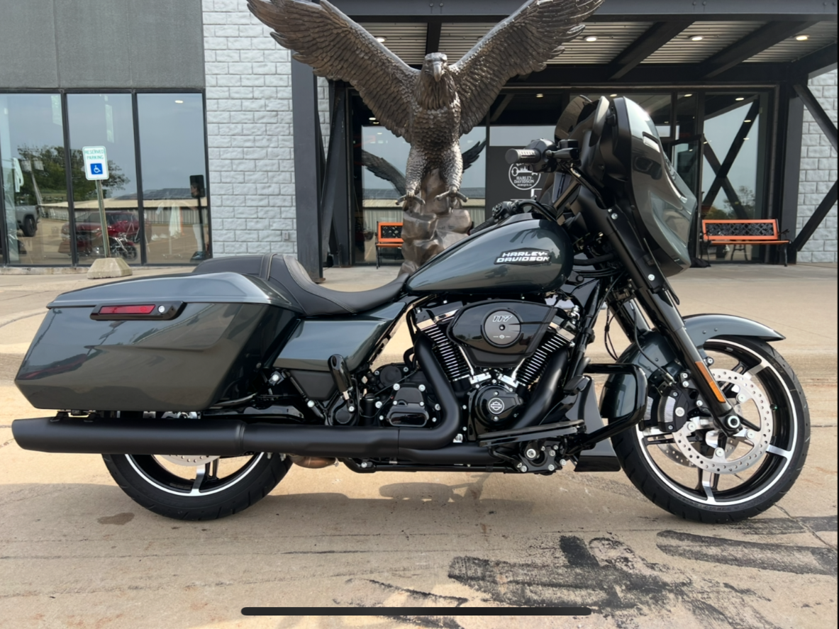 2025 Harley-Davidson Street Glide® in Dubuque, Iowa - Photo 1