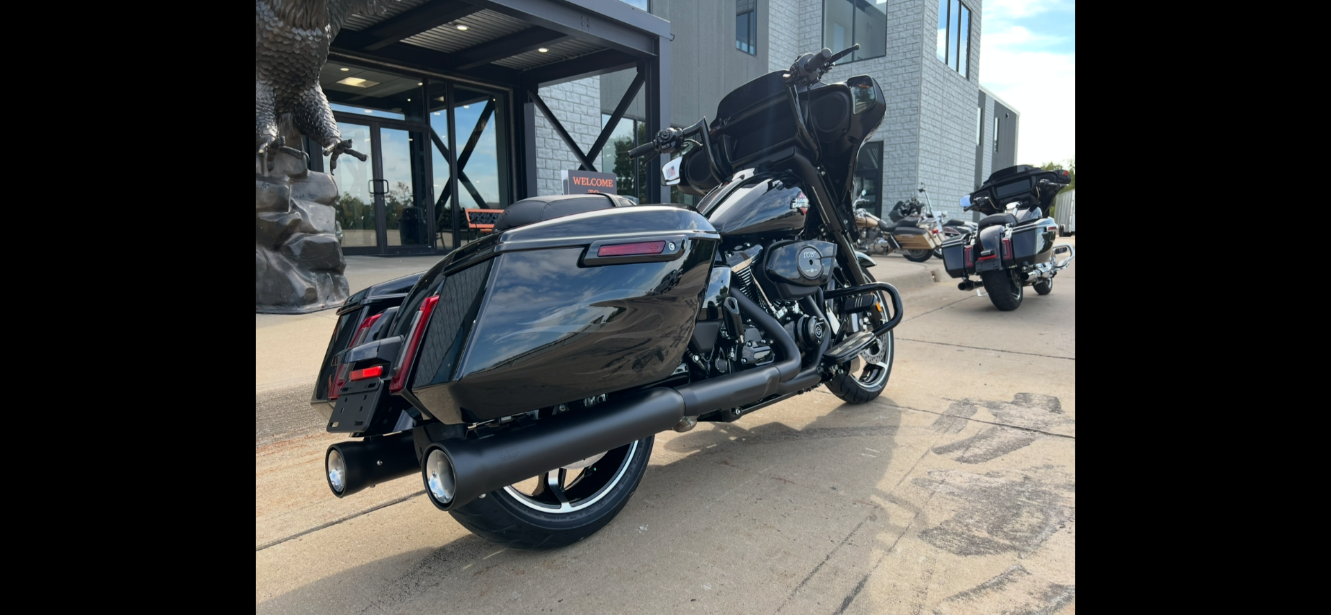 2025 Harley-Davidson Street Glide® in Dubuque, Iowa - Photo 2