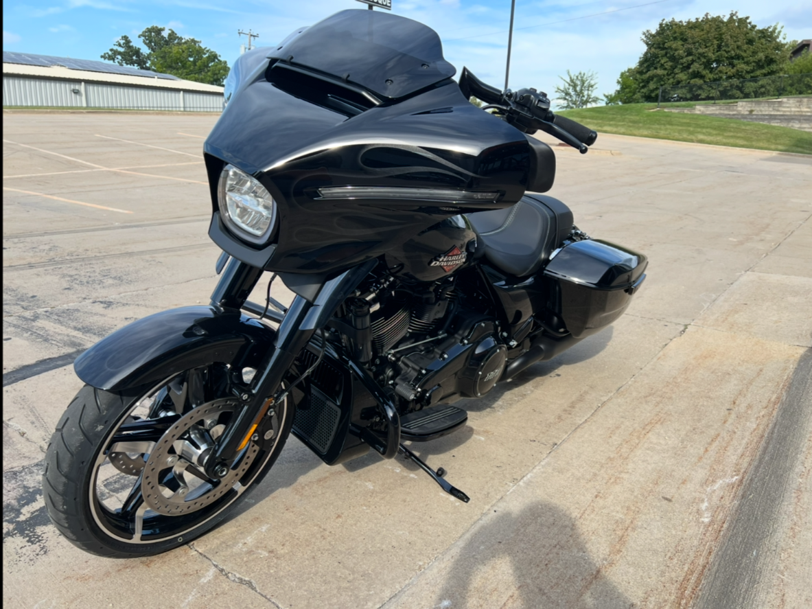 2025 Harley-Davidson Street Glide® in Dubuque, Iowa - Photo 6
