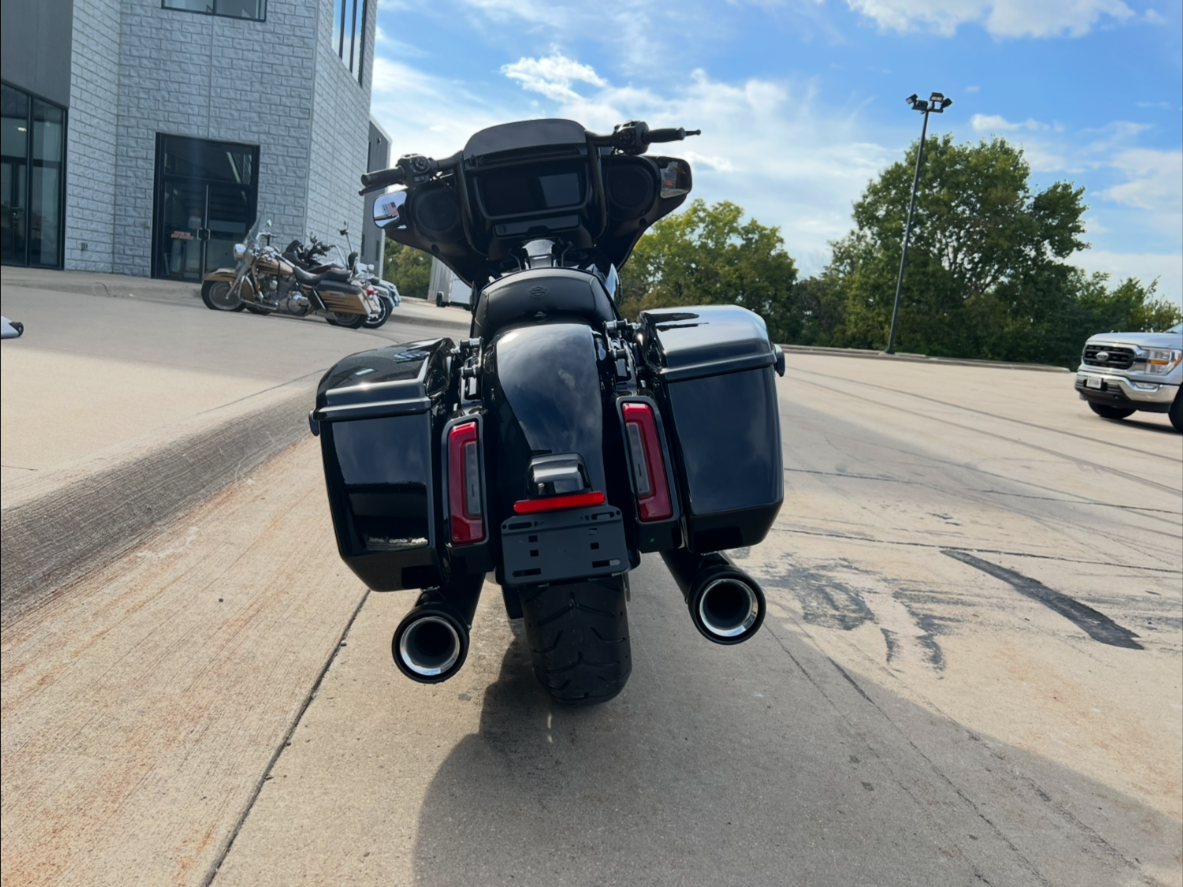 2025 Harley-Davidson Street Glide® in Dubuque, Iowa - Photo 3