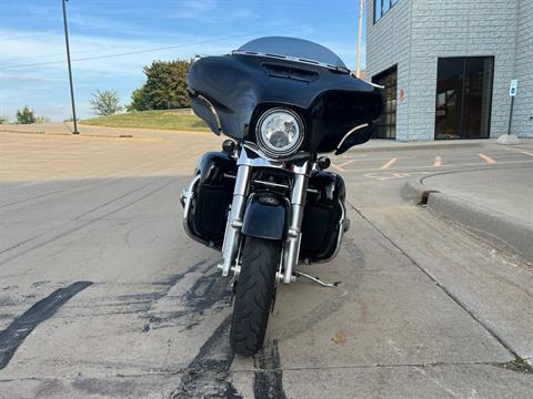2018 Harley-Davidson Street Glide® in Dubuque, Iowa - Photo 11