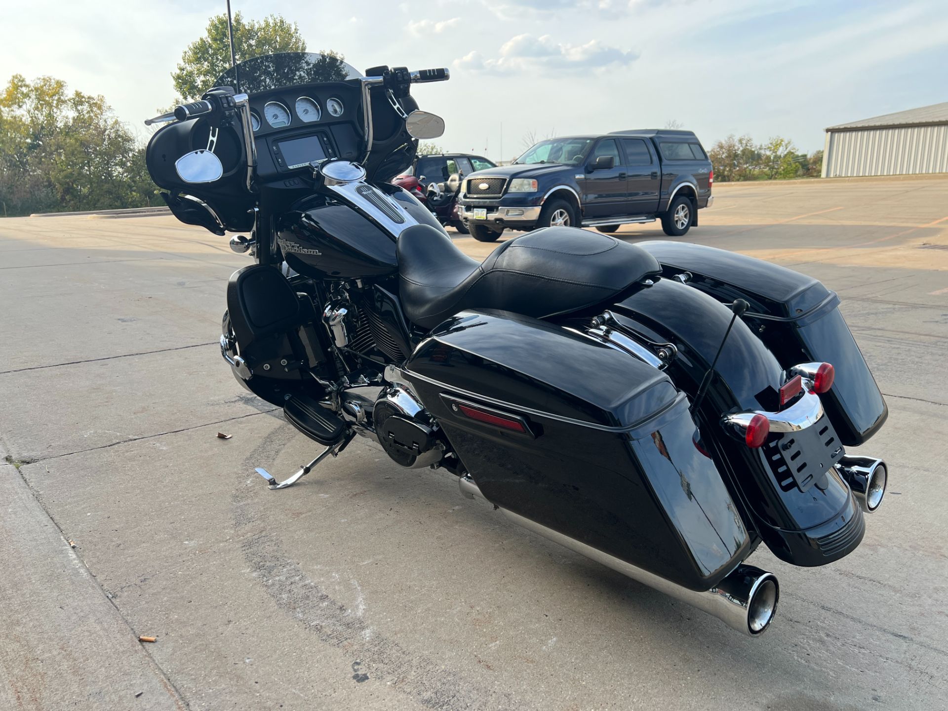 2018 Harley-Davidson Street Glide® in Dubuque, Iowa - Photo 7