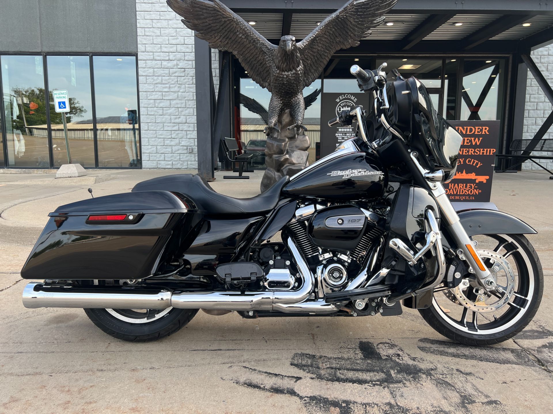 2018 Harley-Davidson Street Glide® in Dubuque, Iowa - Photo 1