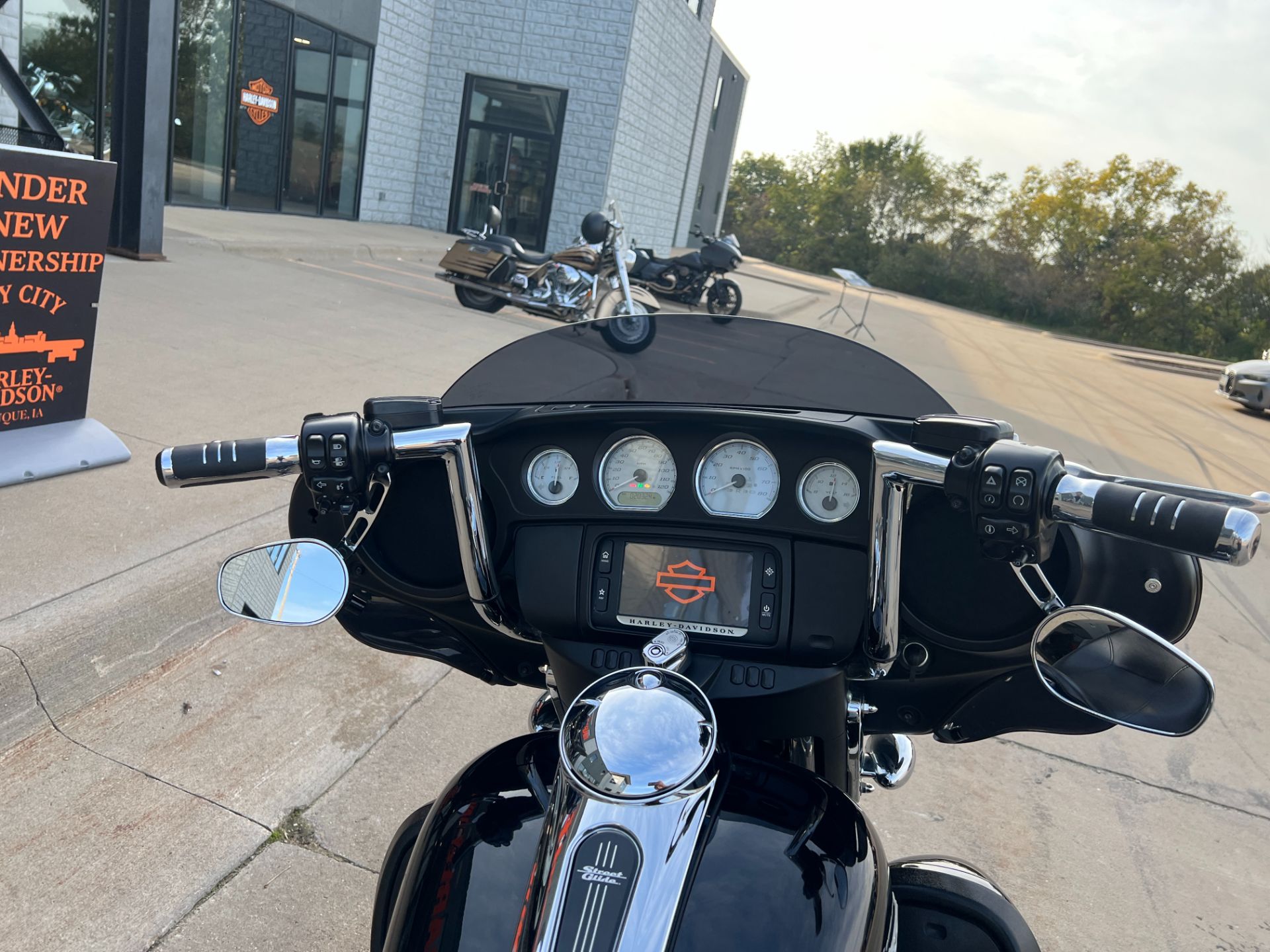 2018 Harley-Davidson Street Glide® in Dubuque, Iowa - Photo 13