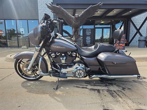 2017 Harley-Davidson Street Glide® Special in Dubuque, Iowa - Photo 1