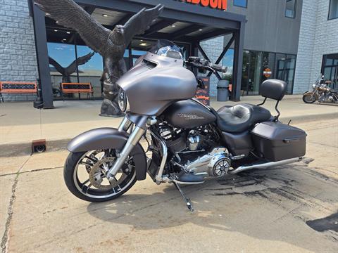 2017 Harley-Davidson Street Glide® Special in Dubuque, Iowa - Photo 3