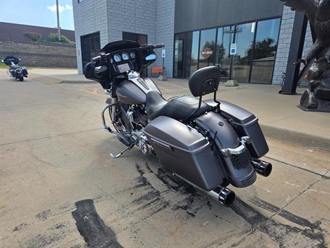 2017 Harley-Davidson Street Glide® Special in Dubuque, Iowa - Photo 5