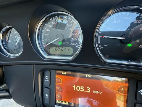 2017 Harley-Davidson Electra Glide® Ultra Classic® in Dubuque, Iowa - Photo 10