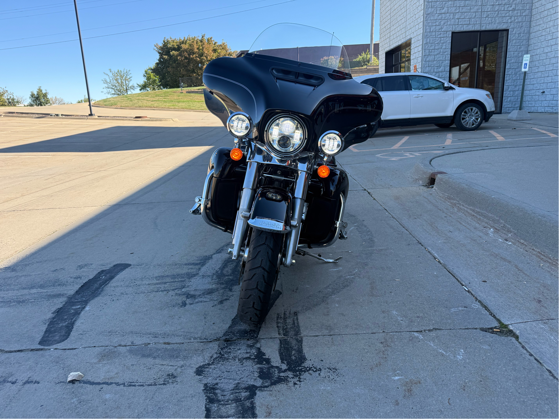 2017 Harley-Davidson Electra Glide® Ultra Classic® in Dubuque, Iowa - Photo 7