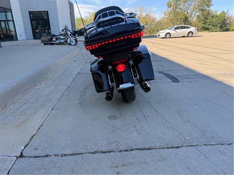 2017 Harley-Davidson Electra Glide® Ultra Classic® in Dubuque, Iowa - Photo 3