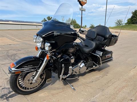 2010 Harley-Davidson Ultra Classic® Electra Glide® Peace Officer Special Edition in Dubuque, Iowa - Photo 6