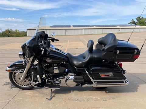 2010 Harley-Davidson Ultra Classic® Electra Glide® Peace Officer Special Edition in Dubuque, Iowa - Photo 5