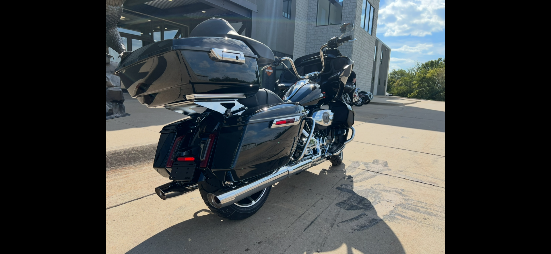 2025 Harley-Davidson Road Glide® in Dubuque, Iowa - Photo 2
