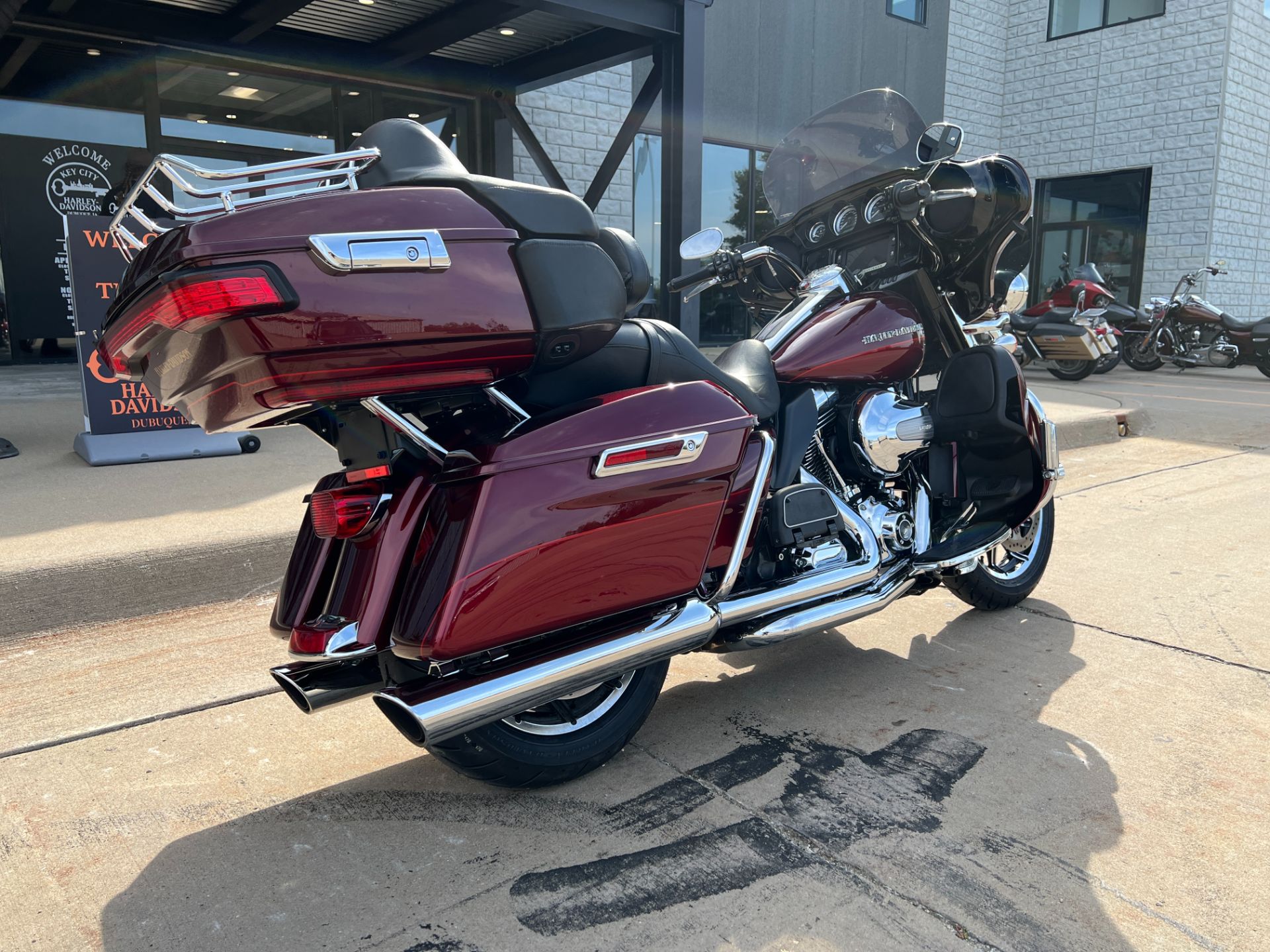 2016 Harley-Davidson Ultra Limited in Dubuque, Iowa - Photo 2