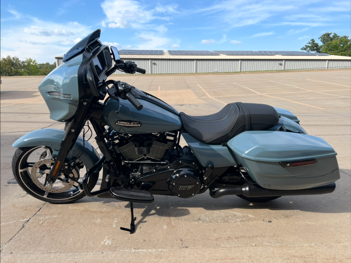 2024 Harley-Davidson Street Glide® in Dubuque, Iowa - Photo 5
