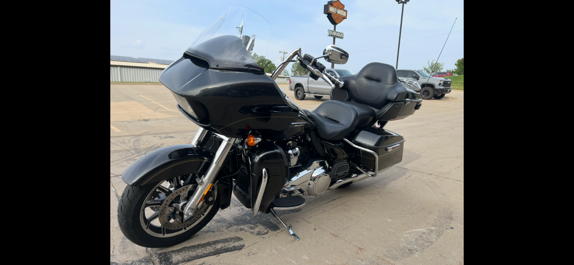 2017 Harley-Davidson Road Glide® Ultra in Dubuque, Iowa - Photo 5