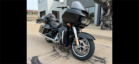 2017 Harley-Davidson Road Glide® Ultra in Dubuque, Iowa - Photo 7