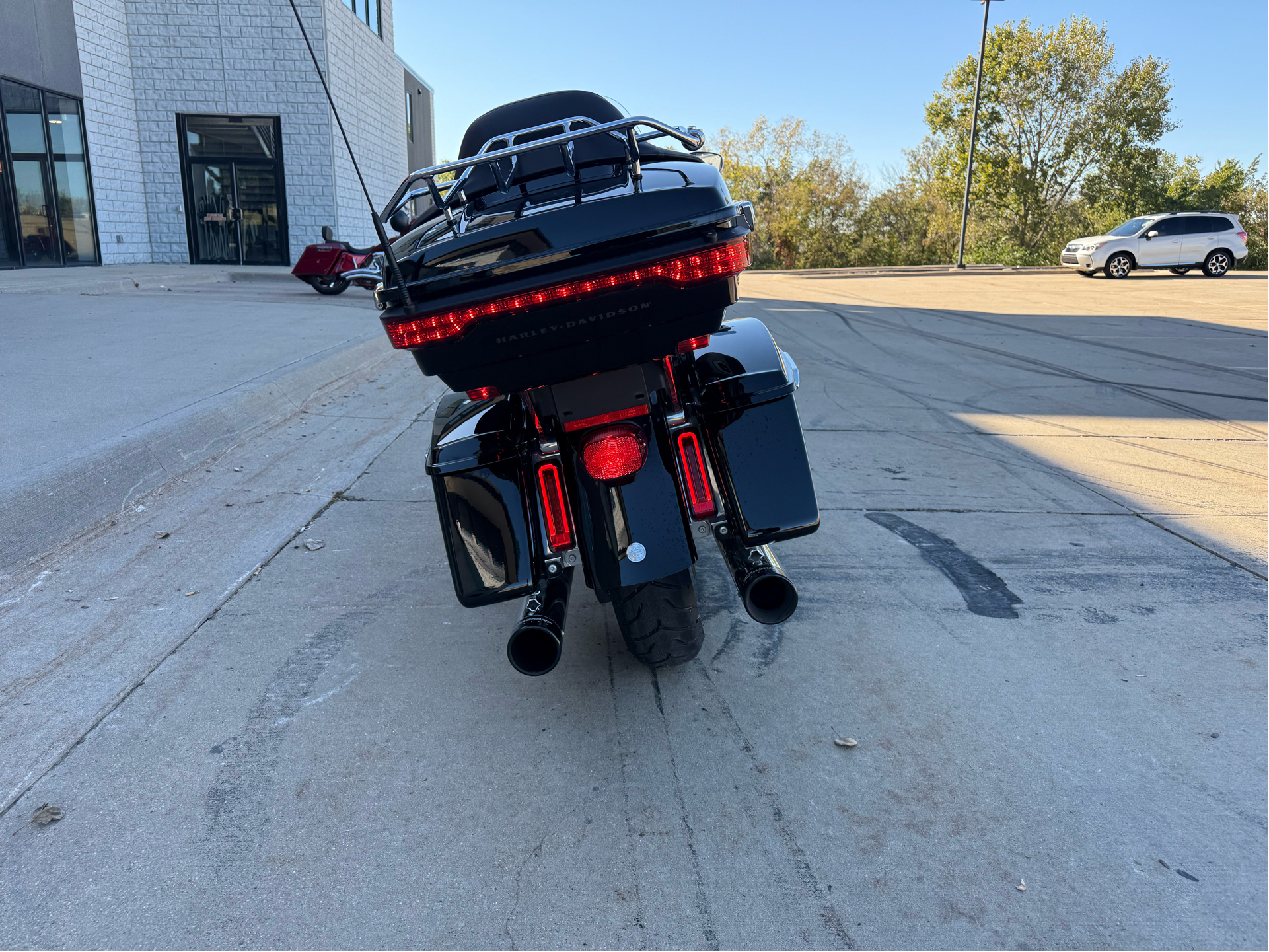 2023 Harley-Davidson Ultra Limited in Dubuque, Iowa - Photo 2