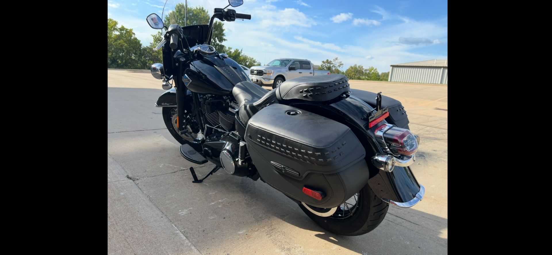 2025 Harley-Davidson Heritage Classic in Dubuque, Iowa - Photo 4