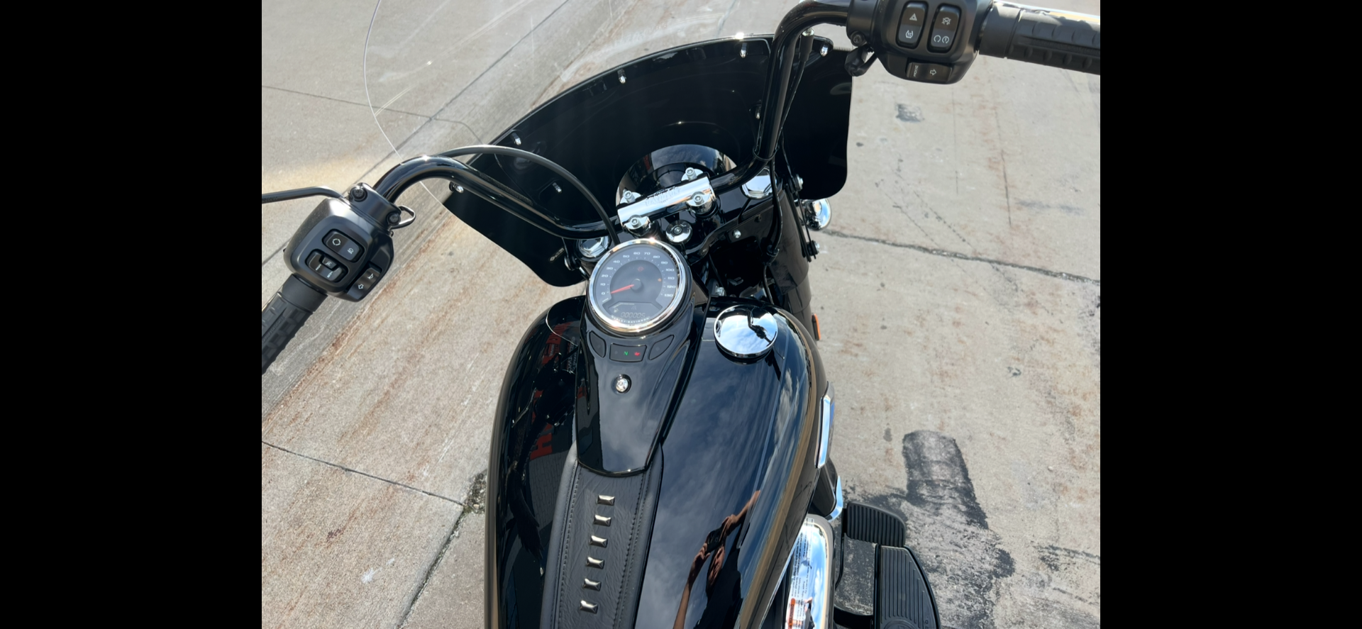 2025 Harley-Davidson Heritage Classic in Dubuque, Iowa - Photo 9