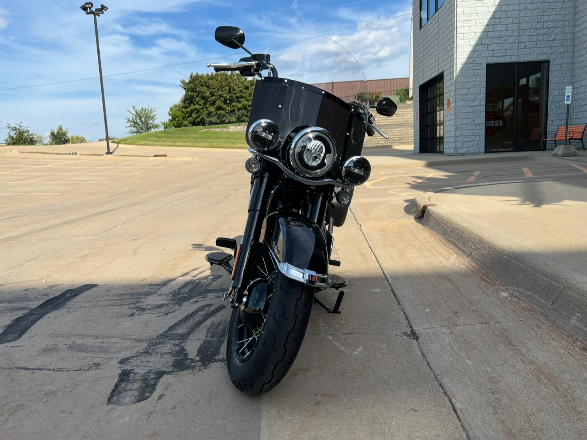 2025 Harley-Davidson Heritage Classic in Dubuque, Iowa - Photo 10