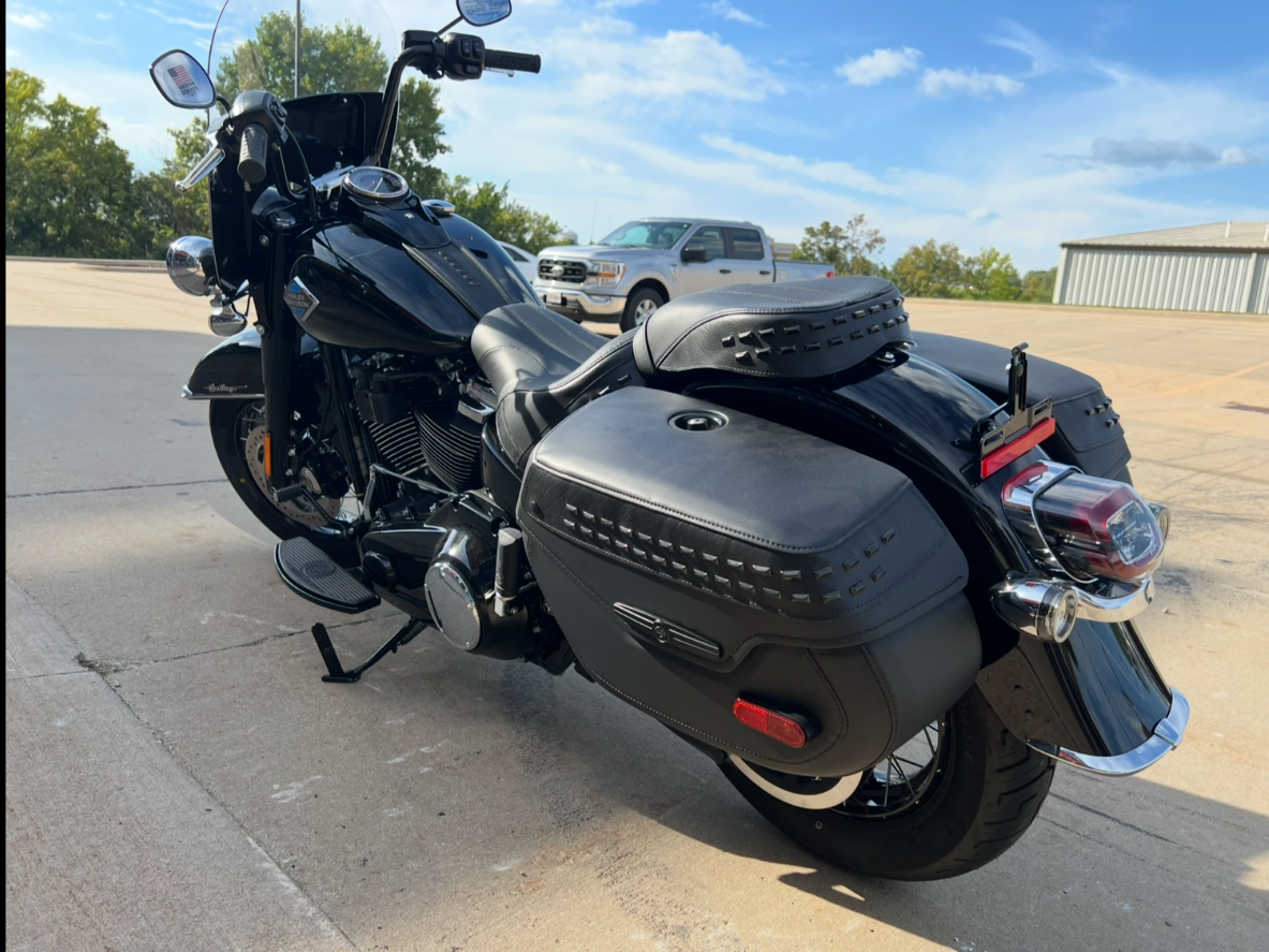 2025 Harley-Davidson Heritage Classic in Dubuque, Iowa - Photo 5