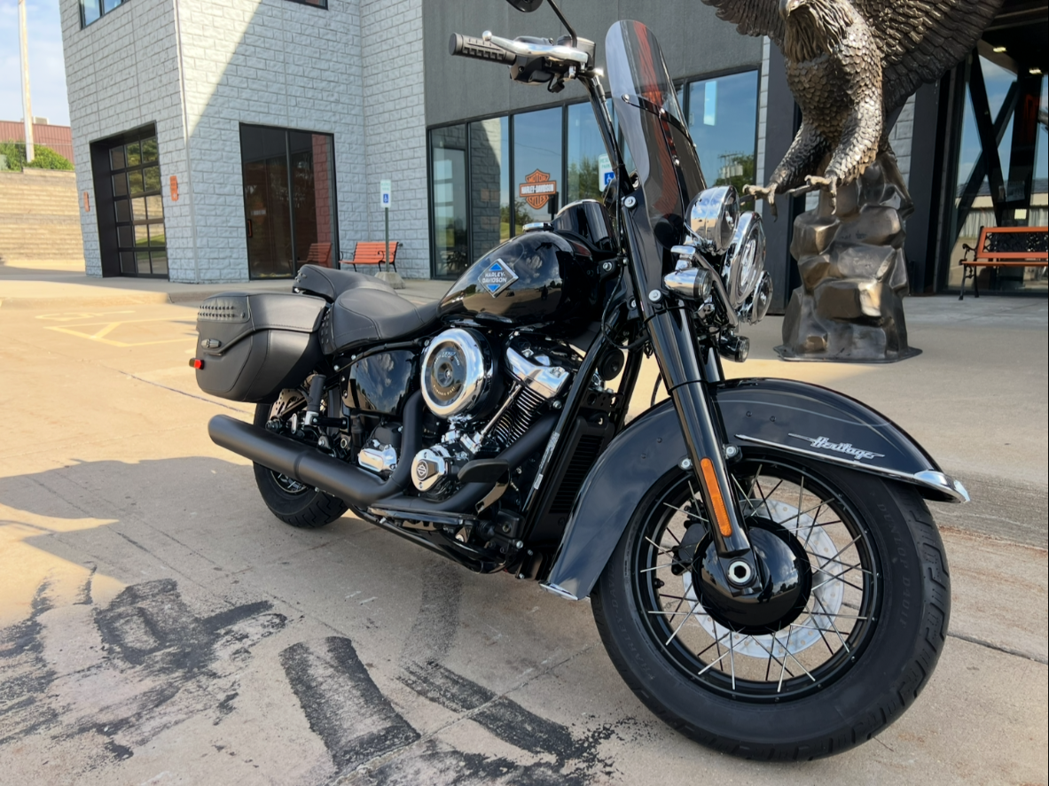 2025 Harley-Davidson Heritage Classic in Dubuque, Iowa - Photo 11