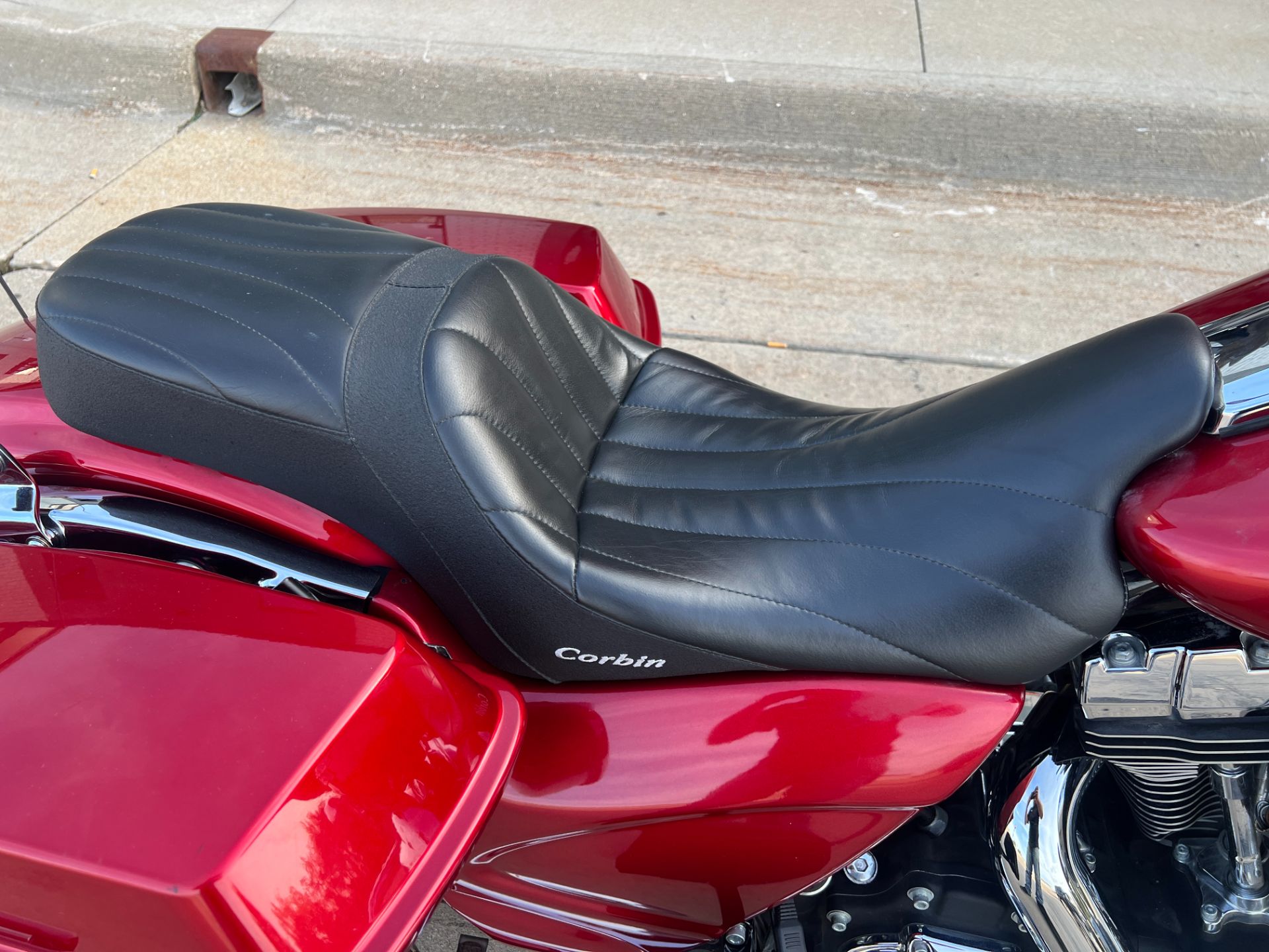 2013 Harley-Davidson Street Glide® in Dubuque, Iowa - Photo 12