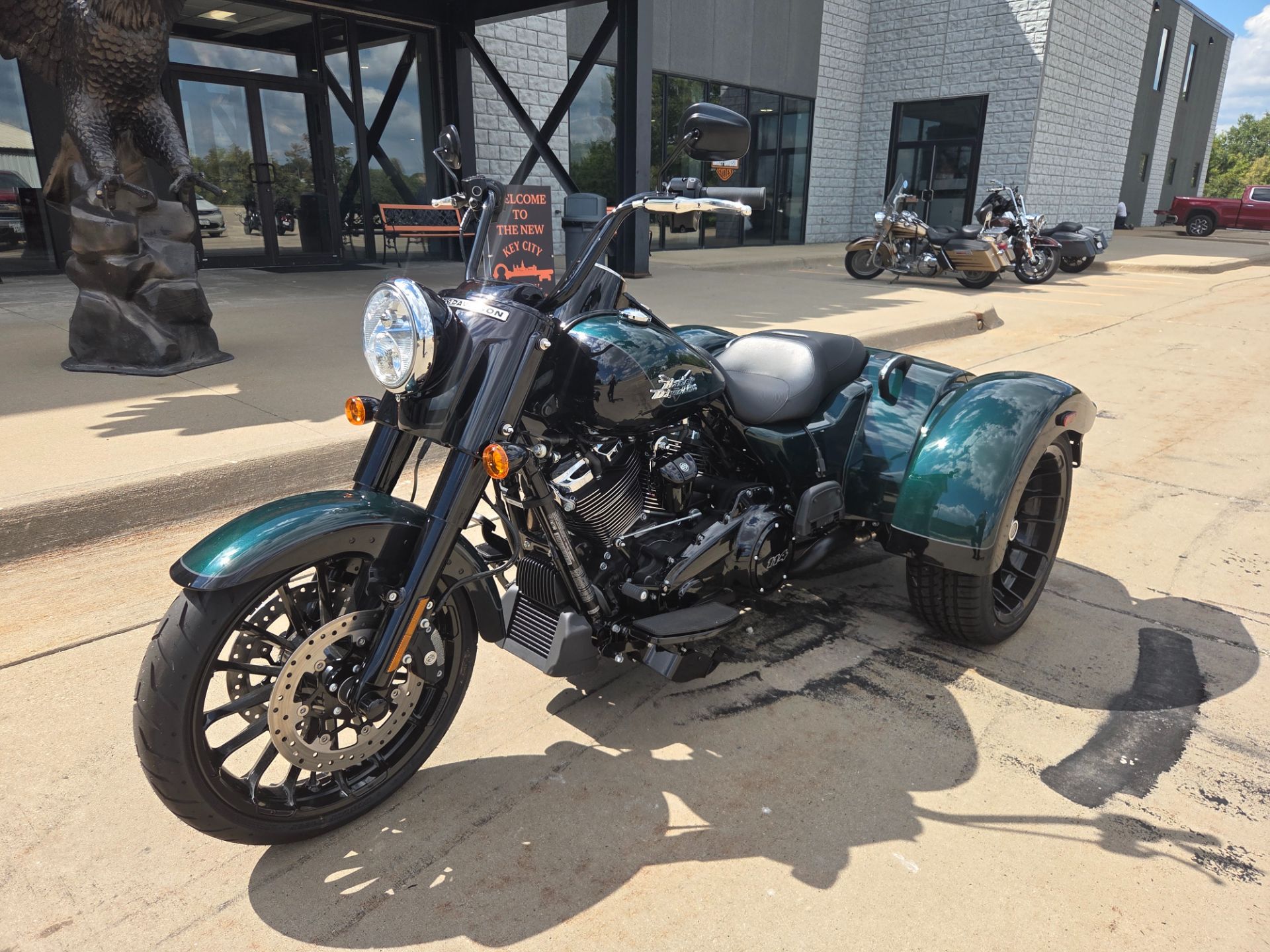 2024 Harley-Davidson Freewheeler® in Dubuque, Iowa - Photo 2