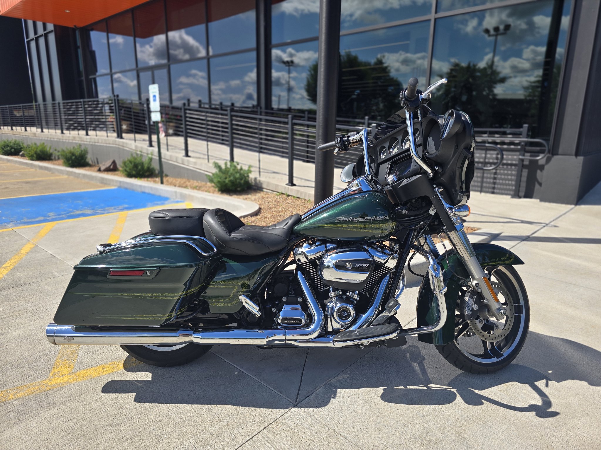 2019 Harley-Davidson Street Glide® 1