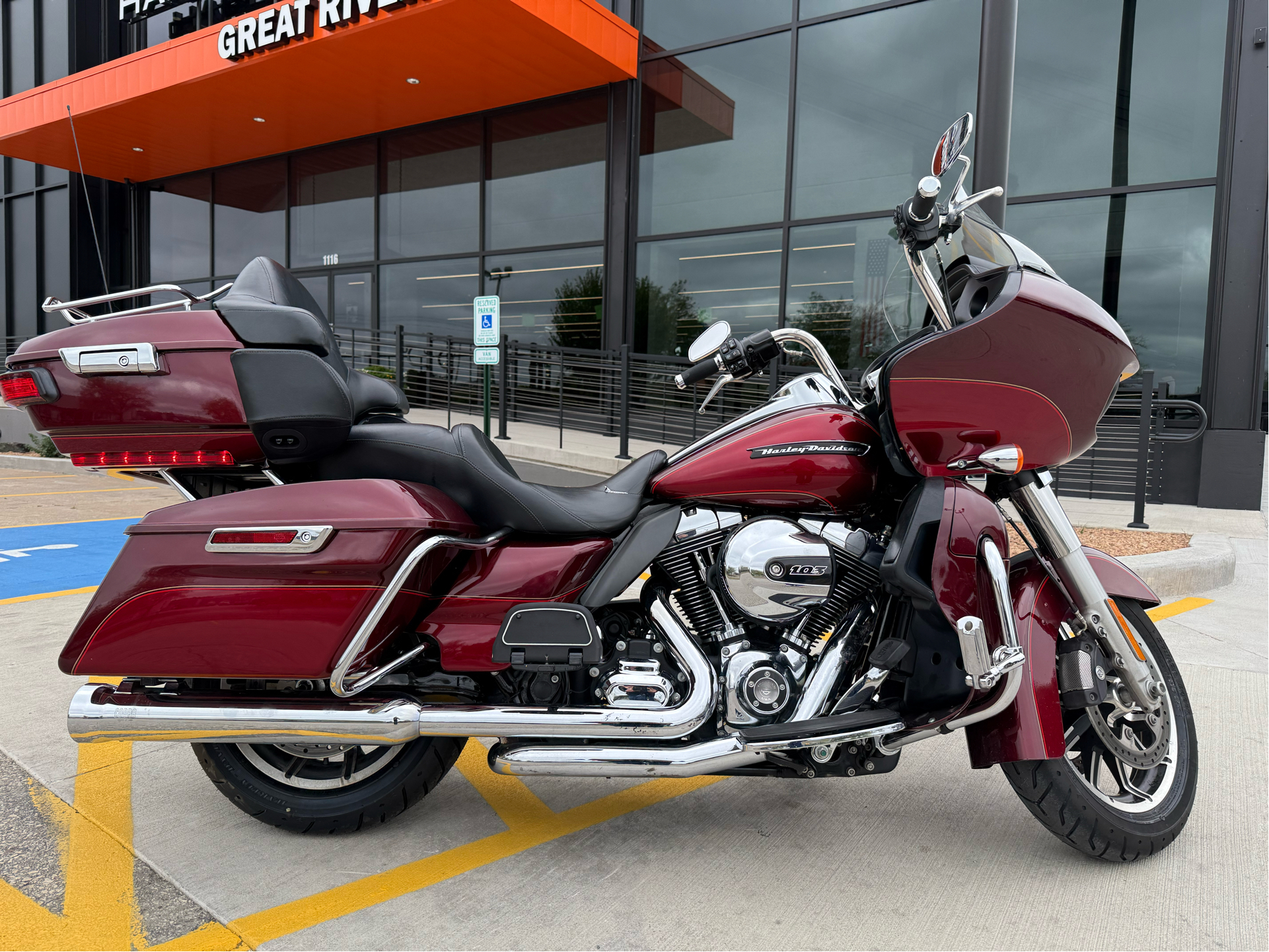 2016 Harley Davidson FLTRU Road Glide Ultra Touring 1 Owner! Must See!