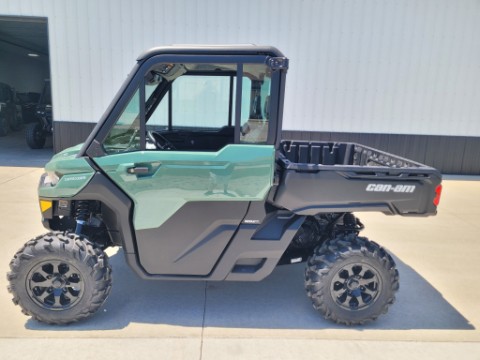 2026 Can-Am Defender DPS CAB HD10 — photo 1 of 9