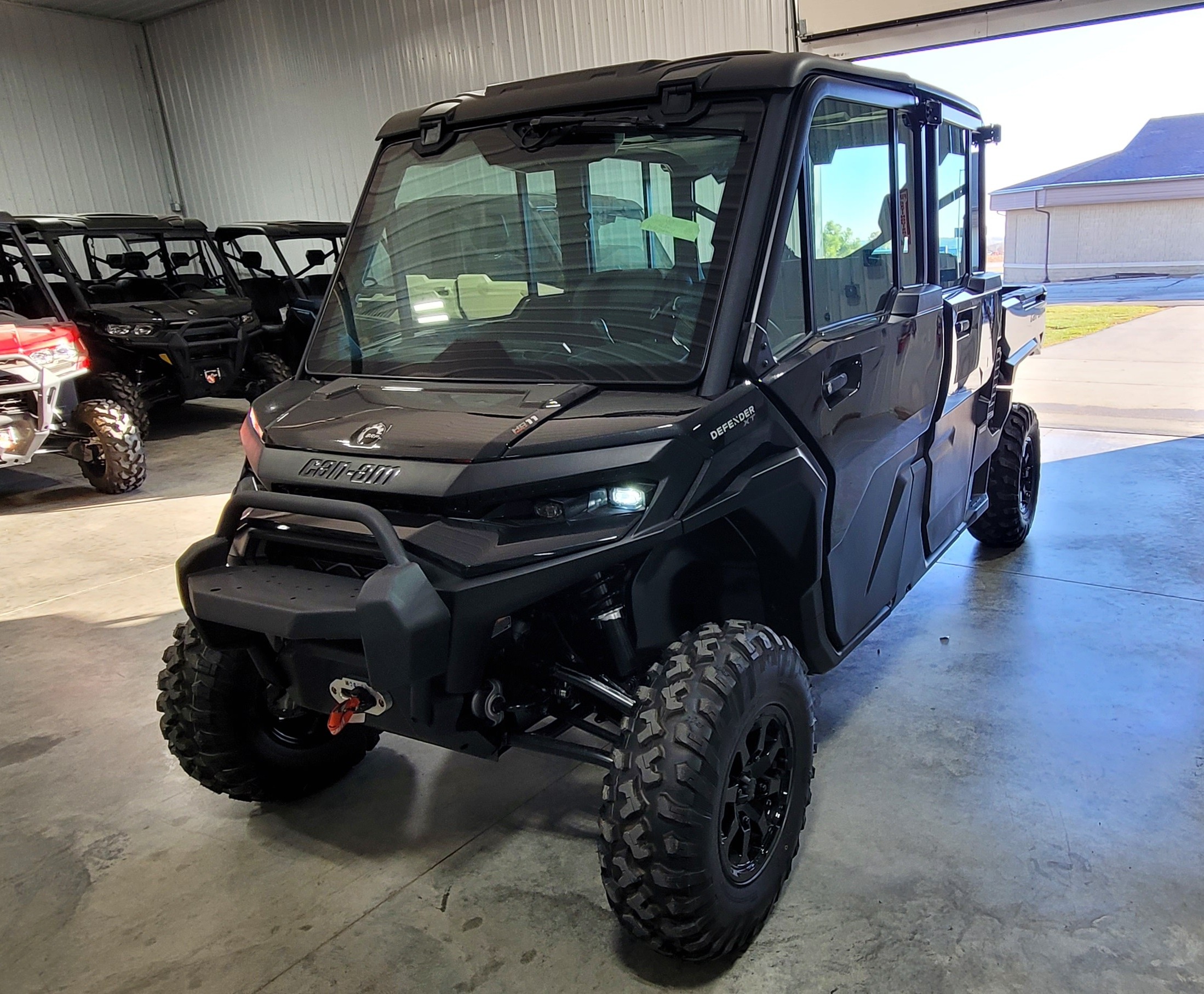 2026 Can-Am™ Defender MAX XT CAB HD11 with 10.25 in. touchscree 2