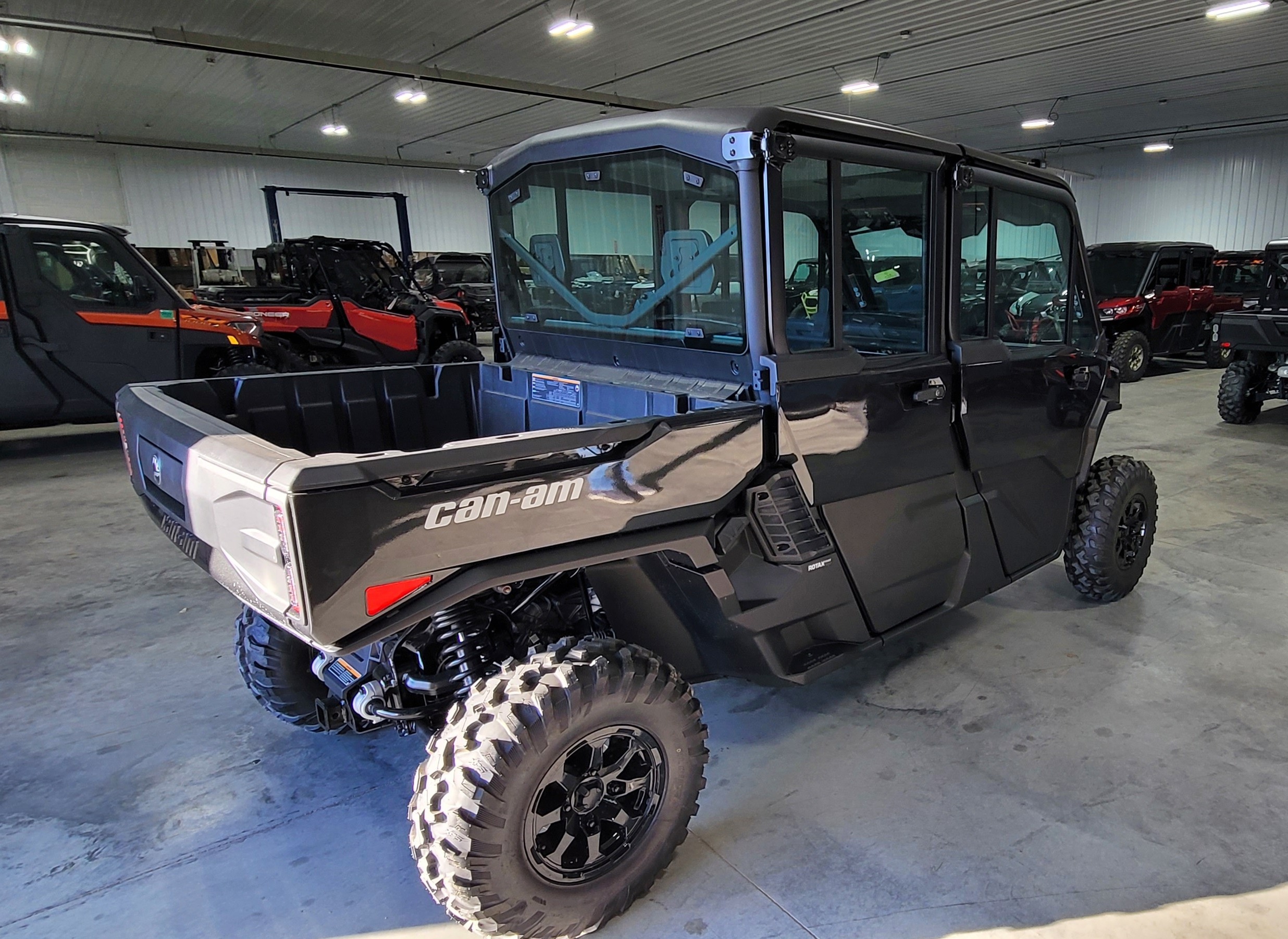 2026 Can-Am™ Defender MAX XT CAB HD11 with 10.25 in. touchscree 5