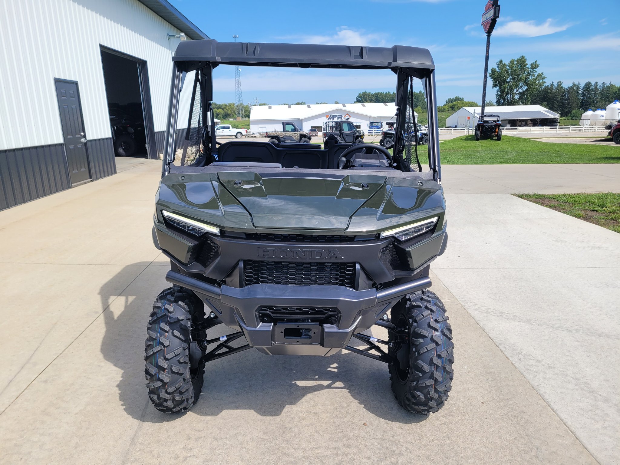 2026 Honda Pioneer 1000 Deluxe 3