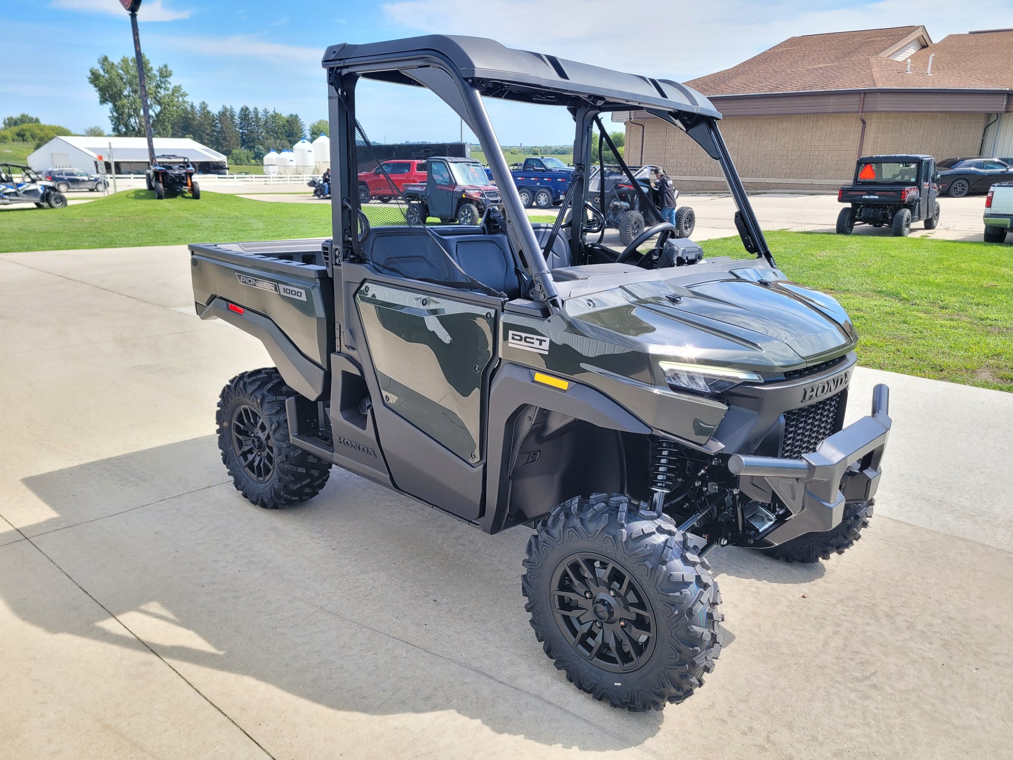 2026 Honda Pioneer 1000 Deluxe 4