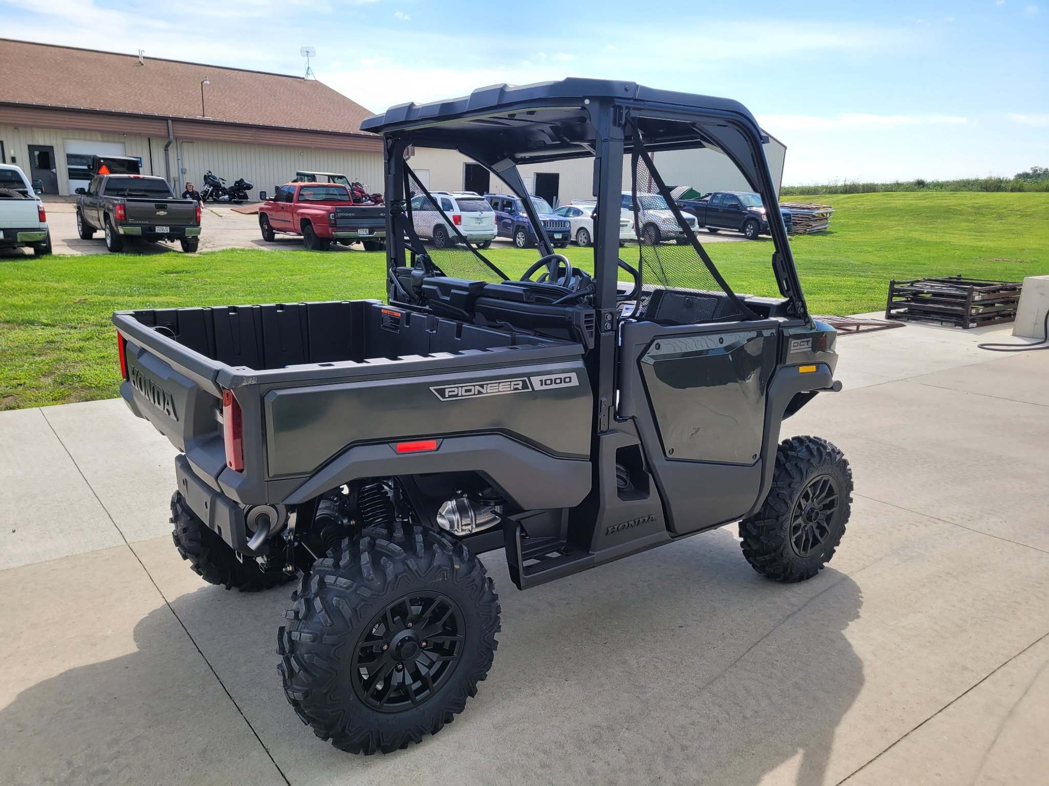 2026 Honda Pioneer 1000 Deluxe 6