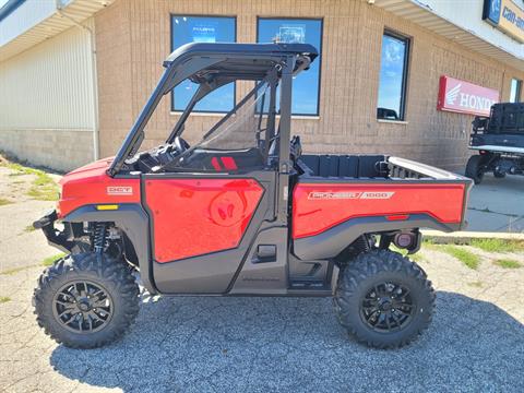 2026 Honda Pioneer 1000 Deluxe — photo 1 of 10