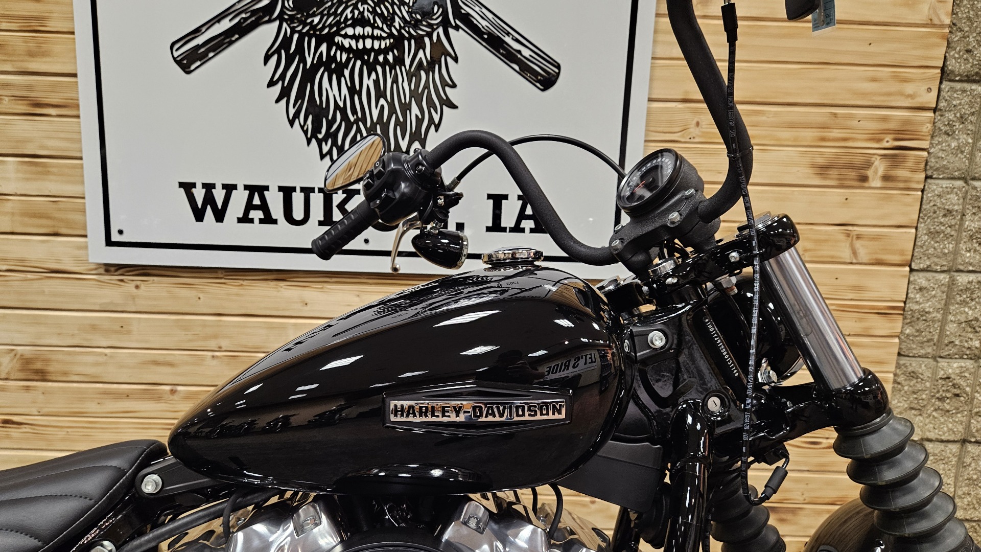 HARLEY-DAVIDSON ブラック サスペンダー New 2025 Harley-Davidson Street Bob® Vivid Black with Laced
