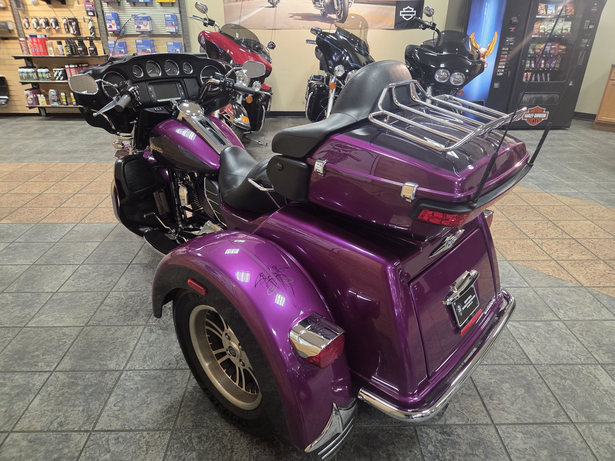 2016 Harley-Davidson Tri Glide® Ultra 10