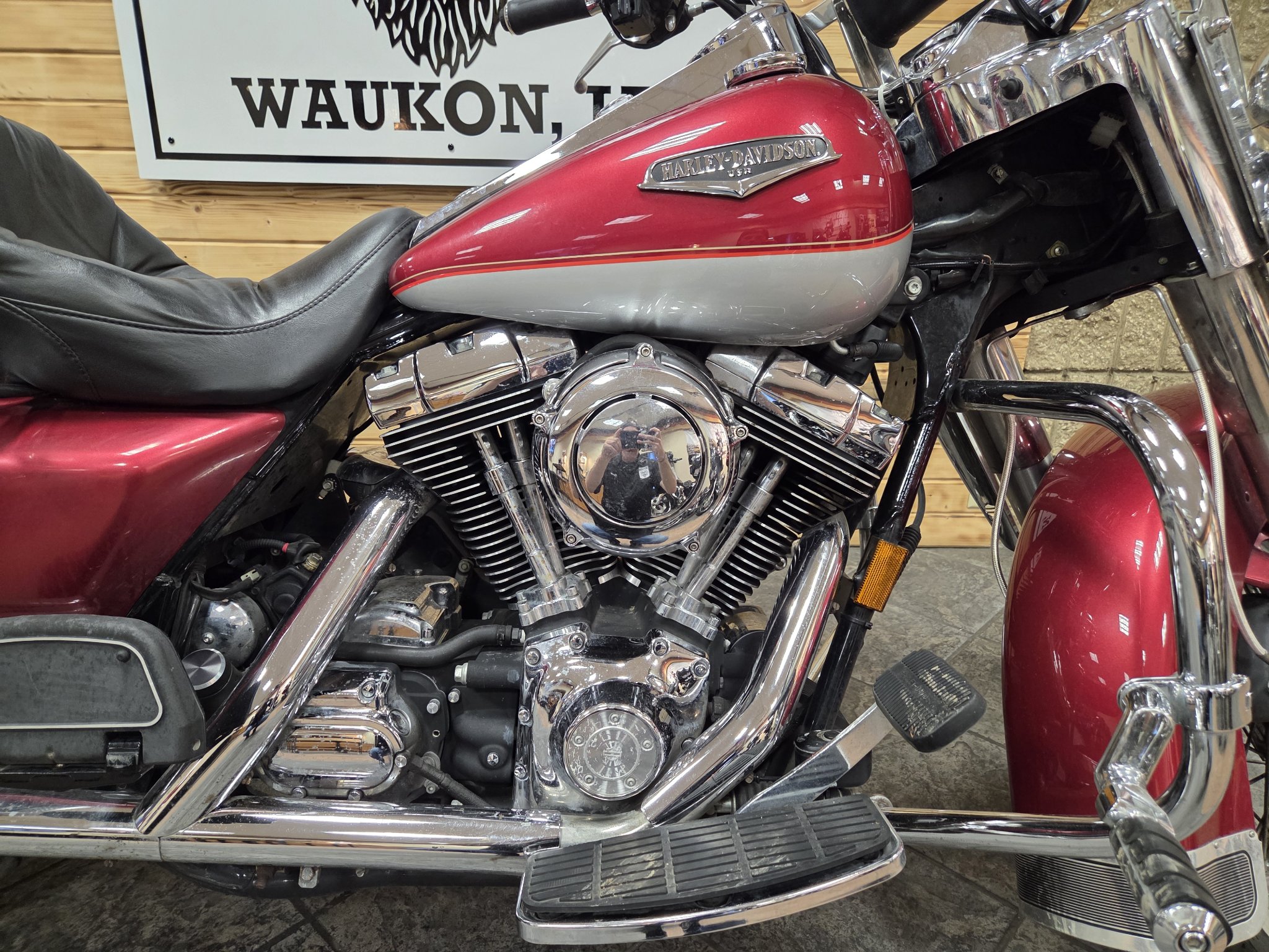 2005 Harley-Davidson FLHRCI Road King® Classic 2