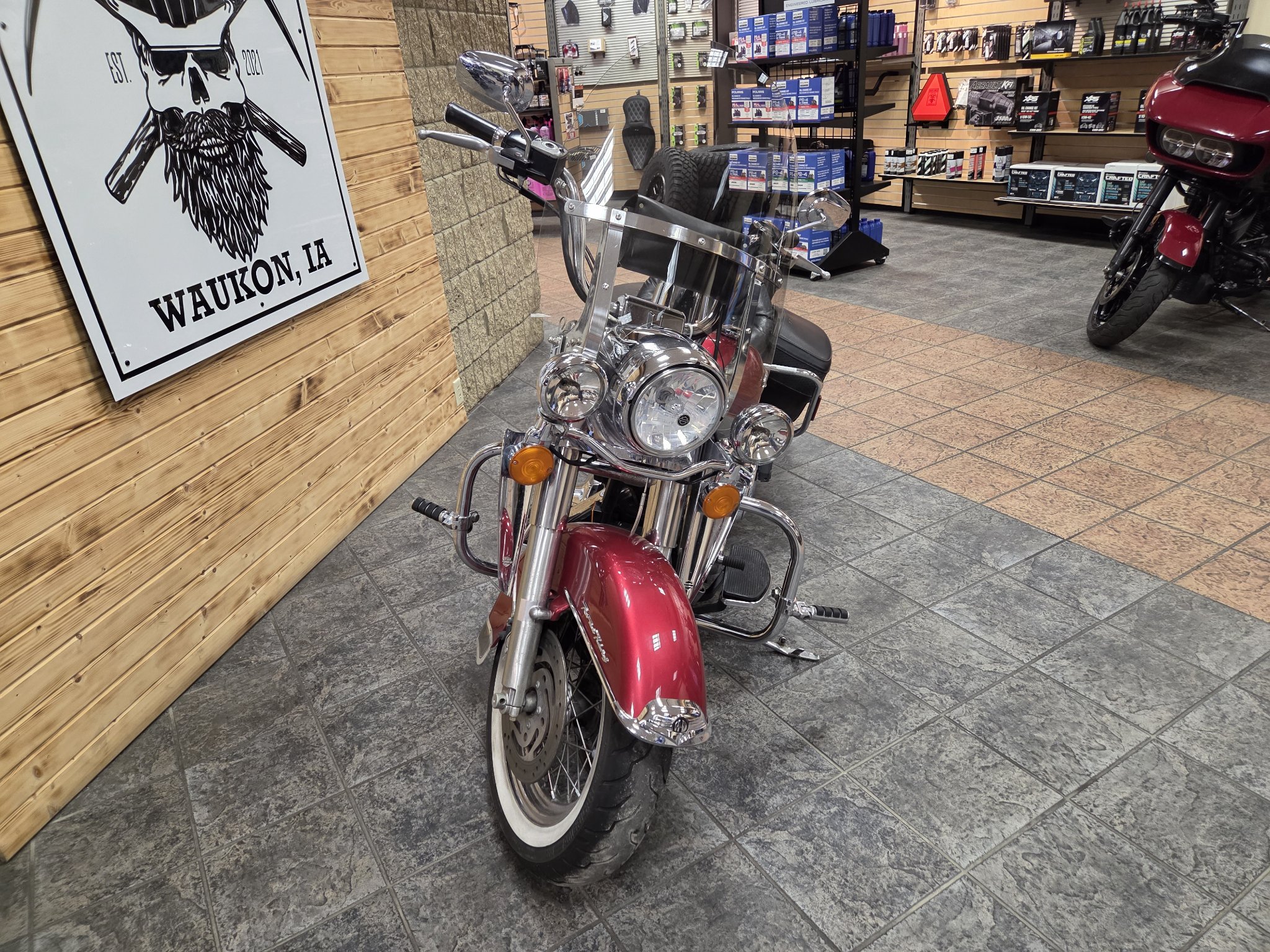 2005 Harley-Davidson FLHRCI Road King® Classic 5